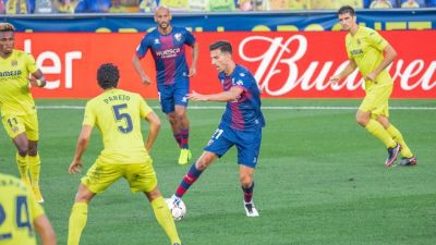 Juan Carlos Real, en un partido con la SD Huesca esta temporada.