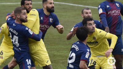 Pulido, Gastón y Siovas, en una jugada de estrategia. Imagen: LaLiga.