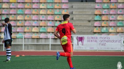 Iosifidis durante un encuentro con la SD Ejea