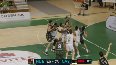 Una imagen del encuentro disputado este sábado en el Palacio de los Deportes de Huesca.