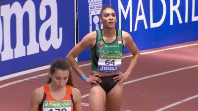 Salma Paralluelo en los instantes previos a su semifinal en el Nacional de pista cubierta.