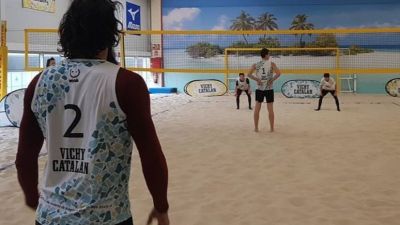 Partido de voleibol playa en el Beach Center Arena de Plaza. FAVB