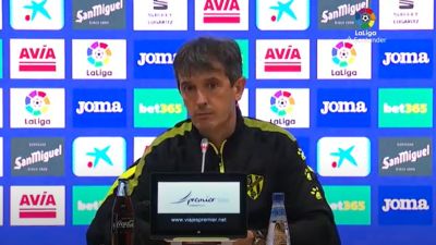 Pacheta en la sala de prensa de Ipurúa