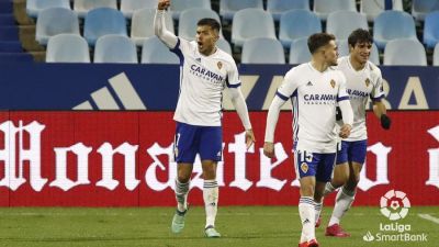 Nárvaez celebra un gol en La Romareda (Imagen: LaLiga).