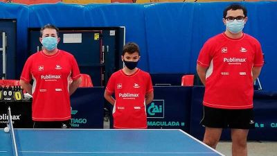 El equipo de Publimax CAI Santiago durante la competición.