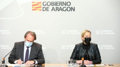 El consejero de Hacienda, Carlos Pérez Anadón y la consejera de Economía, Marta Gastón
