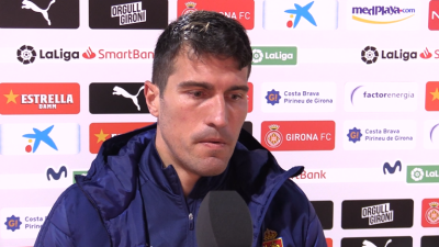 Alberto Zapater en la zona mixta.