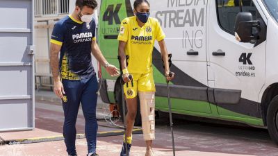 Salma Paralluelo se retiraba lesionada del partido el pasado sábado. Foto: Villarreal.