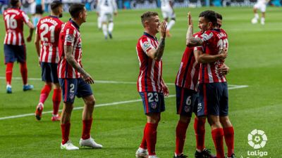 Los jugadores del Atlético de Madrid celebran el primer tanto del partido.
