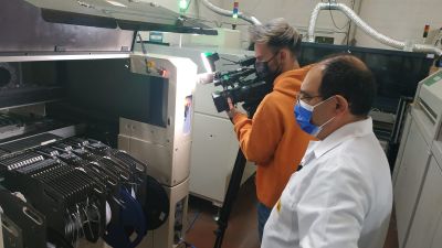 Esta empresa de la Puebla de Alfindén hace montajes electrónicos y sus componentes tardan hasta 50 semanas en llegar
