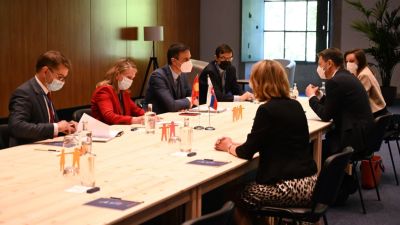 El presidente de Gobierno, Pedro Sánchez, durante la cumbre de la UE en Oporto.