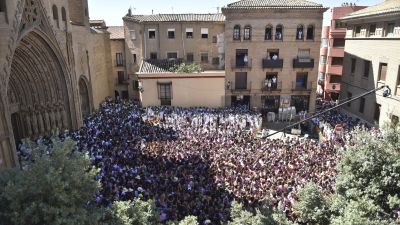 Plaza de la Catedral de Huesca durante las fiestas de San Lorenzo.