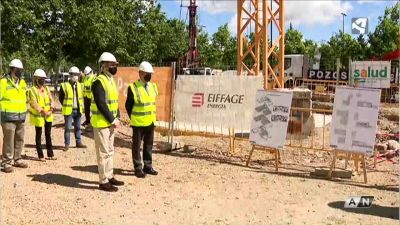 Javier Lambán y Jorge Azcón, durante la visita a las obras del nuevo centro de salud del barrio Jesús