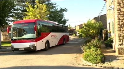 Un autobús, parado en la estación de autobuses de Huesca