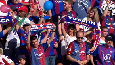 Fotografía de la afición del SD Huesca antes de la pandemia.