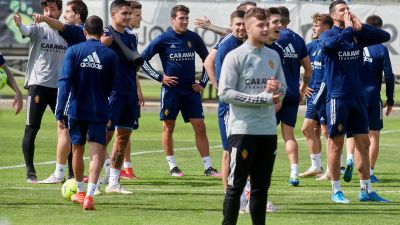 Los jugadores del Real Zaragoza en un entreno esta semana en la Ciudad Deportiva.