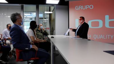 Presentación Sala Zaragoza programa Universo y Mujer.