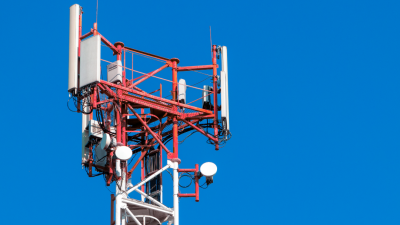 Operador de red de estación base 5G.