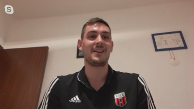 Iván Bernad entrevistado para El Futbolín. Imagen: Aragón Deporte.