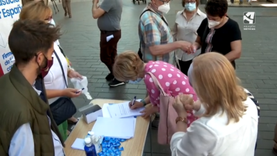 Recogida de firmas contra los indultos a los políticos catalanes.