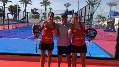 Mapi y Majo Sánchez Alayeto celebran el triunfo en los octavos.