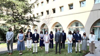 El alcalde Jorge Azcón junto al resto del equipo de Gobierno del Ayuntamiento de Zaragoza / Daniel Marcos