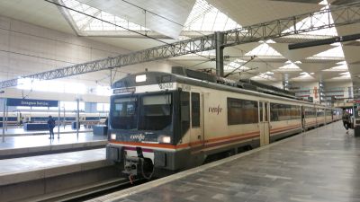 Tren en la Estación Delicias de Zaragoza.