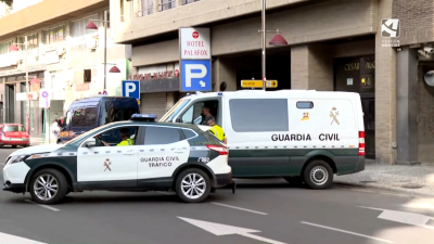 Furgón de la Guardia Civil en la que han desplazado al presunto autor del atropello mortal del concejal de Luceni.