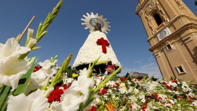 Ofrenda de Flores a la Virgen del Pilar (EP).