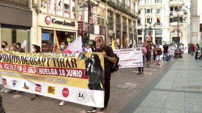 Pilar Remírez, portavoz del Sindicato de Trabajadores y Trabajadoras por el Empleo Público de Aragón (Stepa), durante la concentración.