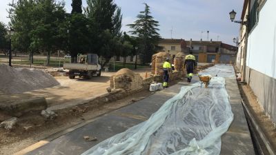 Obras en el antiguo claustro de la Cartuja Baja. (Foto: Ayuntamiento de Zaragoza).