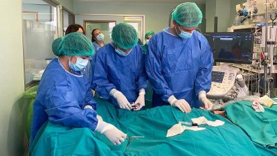 Intervención quirúrgica en el Hospital Miguel Servet de Zaragoza.