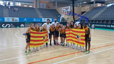 La selección aragonesa femenina de minibasket buscará este martes el título nacional.