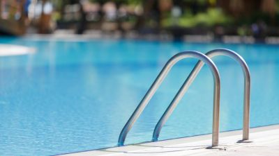 Fotografía de una piscina.