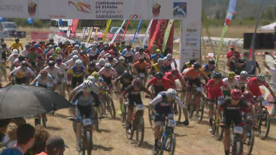 Imagen de las una de las carreras disputadas este sábado en el circuito de Santa Lucía en Sabiñánigo.