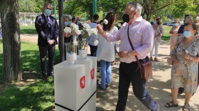 Imagen de uno de los momentos del homenaje a las a las víctimas del atentado del Hotel Corona de Aragón.