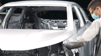 Producción de un automóvil.