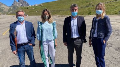Visita al Puerto de Portalet del portavoz del PP en Vertebración del Territorio, Joaquín Juste, y la la portavoz adjunta popular en las Cortes de Aragón, Mar Vaquero.