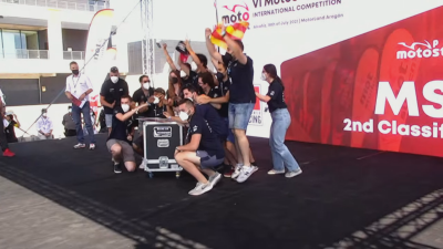 Celebración de Unizar en el podio.