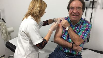 Asociación Española de Vacunología, Amos García (Twitter)
