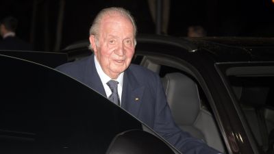 El rey emérito, subiendo a un coche en una de sus últimas apariciones públicas en España (EP).