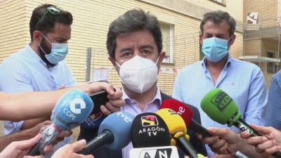 El alcalde de Huesca, Luis Felipe, atiende a los medios este miércoles.