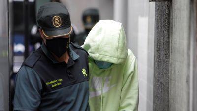 Uno de los investigados por el asesinato de Samuel Luiz este jueves en los juzgados.