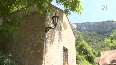 Farolillo de luz eléctrica en Revilla (Huesca).