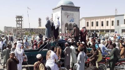 Los talibanes en la toma de control de Kandahar, Afganistán.