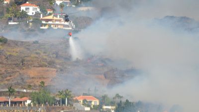 Incendio en las inmediaciones de El Paso (La Palma, Canarias).