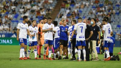 Pausa de hidratación en el partido ante la UD Ibiza.