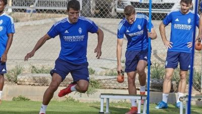Alberto Zapater completa un ejercicio en la sesión de trabajo en la Ciudad Deportiva.