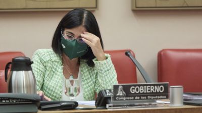 La ministra de Sanidad, Carolina Darias, en la Comisión de Sanidad del Congreso de los Diputados (EFE).