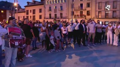 Imagen de los concentrados en Jaca en favor de la reapertura de la estación de Candanchú.
